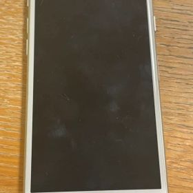 Apple iPhone 8 64GB 本体