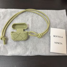 BOTTEGA VENETA AirPods3 ケース