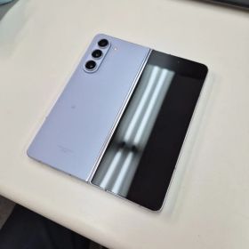au版 Galaxy Z Fold 5 アイシーブルー
