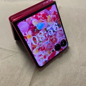 【美品】motorola razr 50 ultra 512GB ホットピンク
