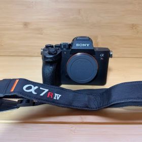 Sony α7R IV 本体とストラップとバッテリーと充電器