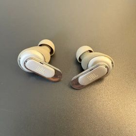 JBL TOUR PRO 2 シャンパンゴールド （ケース付き）