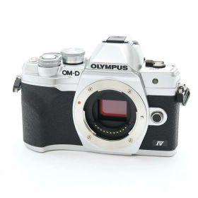 【中古】 《良品》 OLYMPUS OM-D E-M10 Mark IV ボディ シルバー 【底面カバー部品交換/各部点検済】 [ デジタルカメラ ]