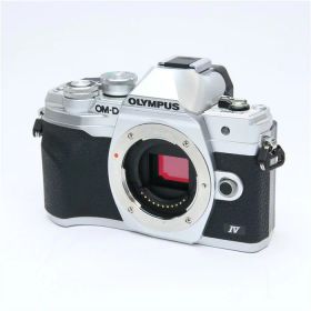 【中古】 《並品》 OLYMPUS OM-D E-M10 Mark IV ボディ シルバー [ デジタルカメラ ]