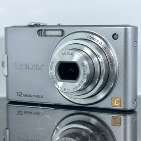 パナソニック(Panasonic)のPanasonic LUMIX DMC-FX60 シルバー(コンパクトデジタルカメラ)