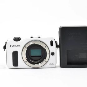 ★良品★キヤノン Canon EOS M ボディ ホワイト 《SDカード付属》#1504G