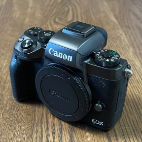 Canon EOS M5 ボディのみ