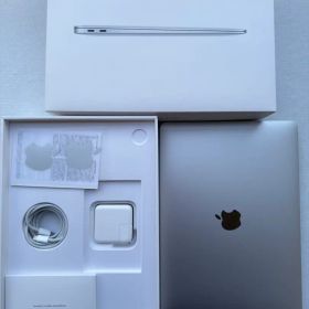 MacBook Air M1 2020 8/256美品 バッテリー96% 箱あり