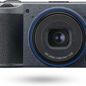 【新品】【即納】 RICOH GR IIIx Urban Edition メタリックグレー リコー コンパクト デジタルカメラ 写真 機器 撮影