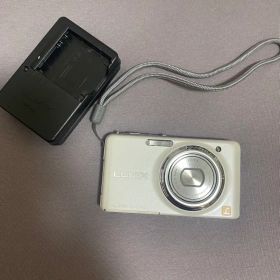 美品 LUMIX デジタルカメラ DMC-FX77