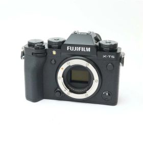 【中古】 《新同品》 FUJIFILM X-T5 ボディ ブラック [ デジタルカメラ ]