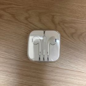 Apple EarPods ホワイト ケース付き