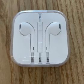 未使用Apple EarPods ホワイト ケース付き