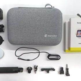 【中古】カメラ 4Kアクションカメラ Insta360 GO 3S 128GB ファミリーキット (ミッドナイトブラック)