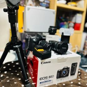 Canon EOS 80D ダブルズームキット