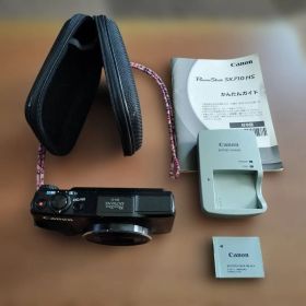 Canon PowerShot SX710 HS 本体と付属品