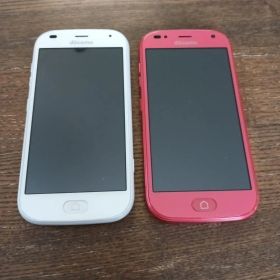 docomo F-42A らくらくスマートフォン 本体 赤と白 2台セット