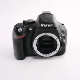【中古】 (ニコン) Nikon D5200 ボディ ブラック【中古カメラ デジタル一眼】 ランク：B