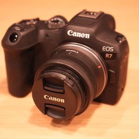 Canon EOS R7 ミラーレスカメラ 18-45レンズセット 保証付き
