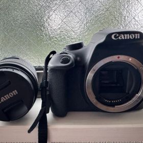 希少モデル Canon Kiss X70 元箱付き デジカメ