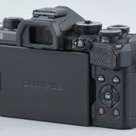 【中古】OLYMPUS オリンパス OM-D E-M5 Mark III ブラック ミラーレス一眼カメラ