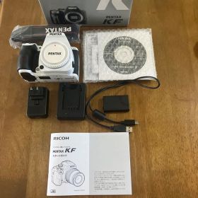 PENTAX KF ボディ クリスタルホワイト ＆ レンズとバッテリー