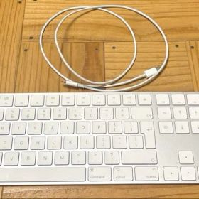 Magic Keyboard（テンキー付き）- 英語（UK）