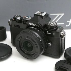 【中古】【美品】ニコン Z fc 16-50 VR レンズキット CA01-B5076-2J4 Nikon Zマウント APS-C EVF 標準ズーム 手ブレ補正 レンズ付き セット 中古