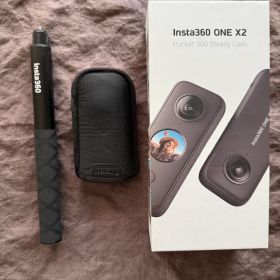 Insta360 ONE X2 本体と付属品