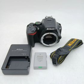 1476ショット！新品級 ★ Nikon D5600 ボディー ブラック デジタル一眼レフカメラ