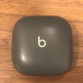 Beats fit proワイヤレスイヤホン グレー