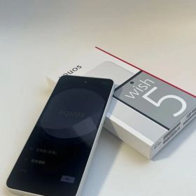 AQUOS wish5 docomo ホワイト 箱付き 初期化済み