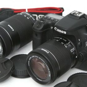【中古】【並品】キヤノン EOS 70D ダブルズームキット（センサー清掃済み） CA01-R4634-2P2B CANON キヤノン EFマウント EOS 一眼レフ APS-C