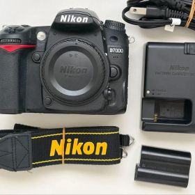 Nikon D7000 デジタル一眼レフカメラ 美品