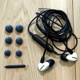 【未使用】Shure シュア SE215 ホワイト 有線イヤホン おまけ付