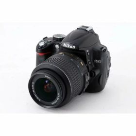 【中古】ニコン Nikon D5000 レンズキット 美品 ストラップ付き