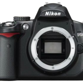【中古】 Nikon デジタル一眼レフカメラ D5000 ボディ D5000 当店保証30日間 人気 ミラーレス 一眼レフ 交換レンズ カメラ
