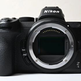 Nikon Z5 【シャッター数2万5千回】