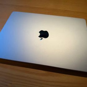 MacBook Air 13インチ M4 2025 32GB / 1TB SSD