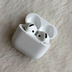 AirPods 4 ワイヤレスイヤホン ホワイト ANCなし