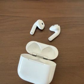 AirPods 4