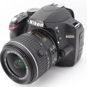 ☆★極上美品★ショット数19484枚★ニコン Nikon D3200 ボディ デジタル一眼レフ レンズキット AF-S 18-55mm F3.5-5.6G VR Ⅱ 付属品多数★ ♯186