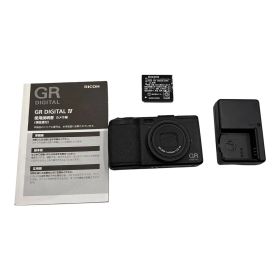 ■RICOH GR DIGITAL IV コンパクトデジタルカメラ 充電器 バッテリー 説明書付2407982