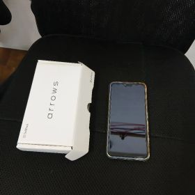 arrowsU 801FJ softbank 32GB 美品 ケースとフィルム装