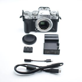 B#11705 富士フイルム(FUJIFILM) ミラーレス一眼カメラ X-T4ボディ シルバー X-T4-S