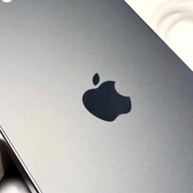 【美品】iPhone 16e｜128GB｜SIMフリー