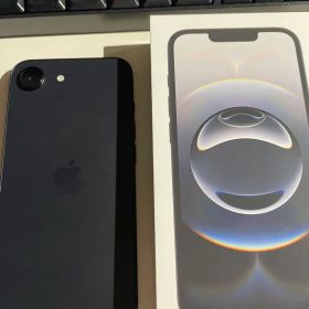 Apple iPhone 16e 128GB ブラック