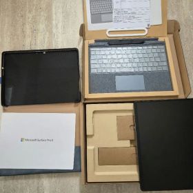 Microsoft Surface Pro 8 カバー付属品付き