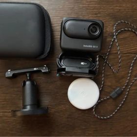 Insta360 GO3 64GB 黒 中古美品 ケース付き