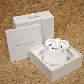 【中古 良品】Apple 純正 AirPods 4 アクティブノイズキャンセリング搭載モデル MXP93J/A 本体 ワイヤレス イヤホン(QKA620-1)